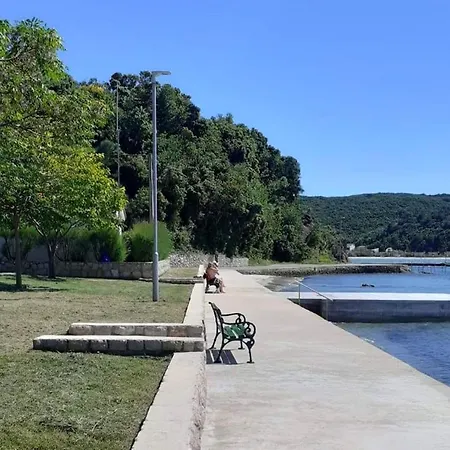 شقة With Parking Space Kampor, Rab - 5032 *