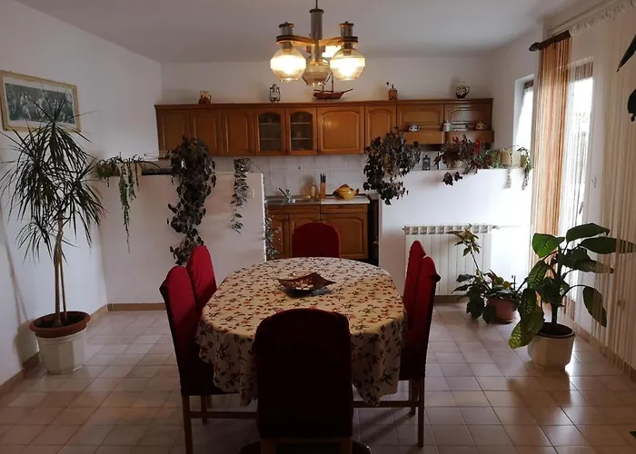 With Parking Space Kampor, Rab - 5032 Lägenhet *